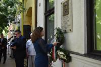 Felavatták dr. Elek István emléktábláját Szapáry úti lakóházánál